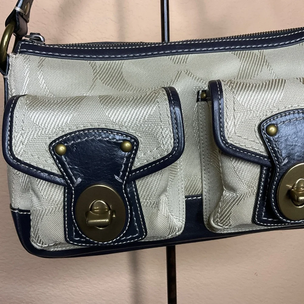 Coach Signature Hampton Cargo Pocket 10894 Navy Trim Double Turnlock Bag - Picture 8 of 13